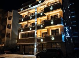 Lolo Luxury rooms & suites, παραλιακή κατοικία στην Μπούντβα