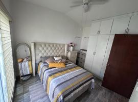 Tamarindos Loft and Bedrooms, hotel en La Paz