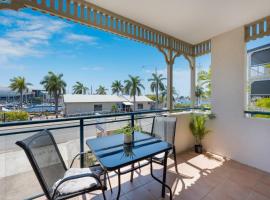 Motel room on Palmer with a pool, motel en Townsville