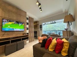 Flat Novo - 100M Praia da Pitangueiras 5051: Guarujá'da bir otel