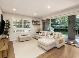 Chic 2-Bed Dee Why Haven with Backyard & BBQ
