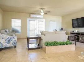 5 mins to Beach Pool BBQ Dedicated Workspace