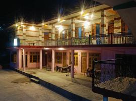 Chojh Inn Guest House, bed and breakfast en Kasol