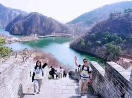 Garden hotel under the great wall