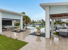 Luxury & Style On The Canal, hotel v destinaci Banksia Beach