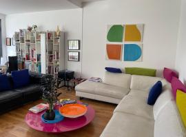 Guest room in a green setting, hotel din Pantin