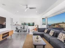 Louisa Court, 7,49 Donald St- Unit in the heart of town with stunning water views