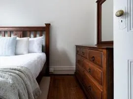 Timeless Treasure Near the City Centre & WiFi