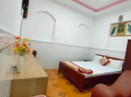 Hotel Thanh Vân، فندق في Thuan An