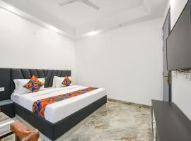 FabHotel The Premium Villa, room in Faridabad