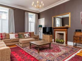 6 Howard Place, hotelli kohteessa St Andrews