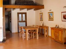 Apartamentos Angelus Plaza Mayor de Graus, hotel v destinaci Graus
