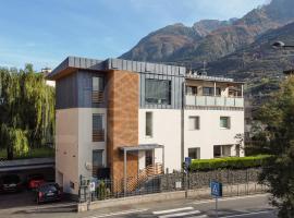 Le Lion Apartments - Bike & Ski, hotel in zona Cabinovia Pila, Aosta