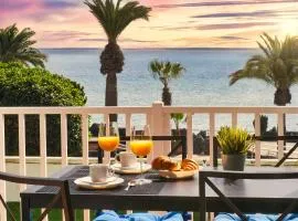 Casa Rame Beachfront, amazing seaview, Air-con