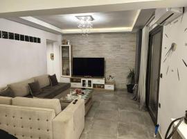 City Escape Apt in Heraklion, hotel in Heraklio Town