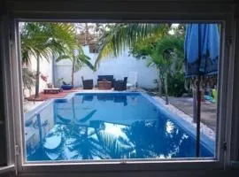 Cosyhouse et piscine site web chalet du lagon wix