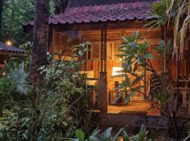 Villas Light House - Eco-Traditional Joglo, hotel near Sunset Point, Gili Trawangan