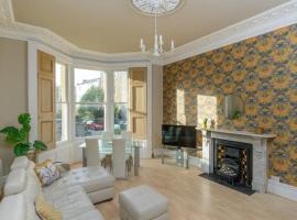 Gorgeous Apartment Seconds from Seafront Clevedon, hotelli kohteessa Clevedon