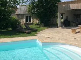 Charmante maison avec piscine en Brenne – 2 ch, jardin, draps et ménage inclus - FR-1-591-315