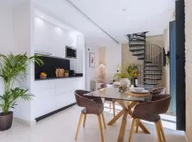 Luxurious Duplex 2Bd 2Bth over Casa Pilatos