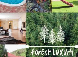 Forest Luxury Apartman, apartamento en Dorogháza