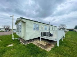 Great Clacton에 위치한 캠핑장 Lovely Caravan With Decking And Free Wifi At Valley Farm, Essex Ref 46610v