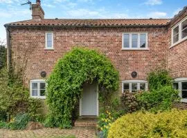 Swallow Cottages, No 2 - Uk46810