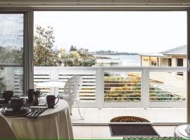 Shutters-Waterfront-Private-at Little Blowhole, apartment in Kiama