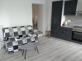 Charmant appartement T2 neuf ,calme tout confort., מלון בCases-de-Pène