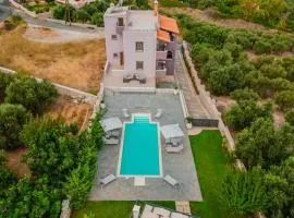 Villa Aris: A Serene Experience, 3BRs, Pool & Bbq