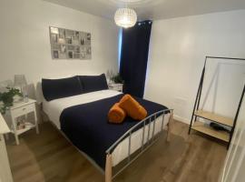 Chapel Court - Worcester City Centre - Free Parking Available - Entire Apartment - Self Check-In - Outside Space - Free WI-FI, hotell nära Worcester Cathedral, Worcester