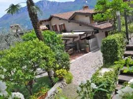 Große Wohnung in Limone Sul Garda mit Terrasse und Garten und Seeblick und Strand in der Nähe