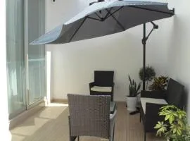 Nueva Galicia residencial, es una propiedad completa al sur de la ciudad que te ofrece modernidad, espacio, tranquilidad, cuenta con 4 recamaras 3 baños completos y 2 cajones de estacionamiento privados