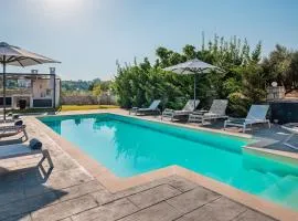 Villa Aris: A Serene Experience, 3BRs, Pool & Bbq