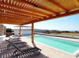 Getaway Mykonian Apts Perfect for 10 Guests w pool, hotel in Plintri