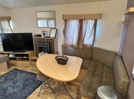 6 Berth Caravan At Dovercourt Holiday Park In Essex Ref 44006s, glamping en Great Oakley