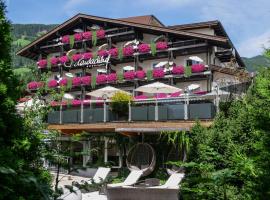 Boutique Hotel Haidachhof superior, hotel v destinaci Fügen