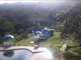 Glamping y Cabañas Alpina, glamping en Buga