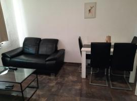 Charmante Dachwohnung, hotel v destinaci Abstatt