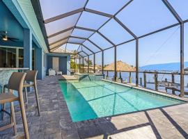 BIG WATER VIEW!, Heated Saltwater Pool and Spa - Villa Manatees Crossing - Roelens, maison de vacances à Matlacha