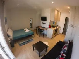 Zeusplace G7 Studio Neoi Poroi