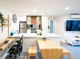 Luxury and Stylish Apt on NB Ave, hotel in Canberra