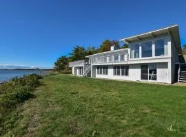 Wellfleet Waterfront home on private beach