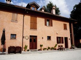 B&B Al Sole Di Cavessago, familiehotel in Belluno