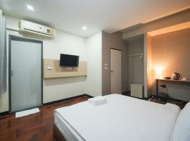 GO INN Silom - BTS Saint Louis, hotel in Yan Nawa