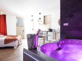 Loft Romantique - Spa Privatif - Spa Noctambulles – hotel w Hyères