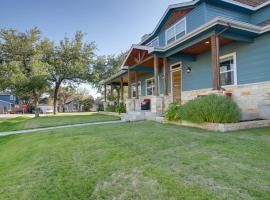 Modern Lago Vista Home with Pool and Lake Access!, hotel di Lago Vista