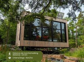 Cabin Zoobox 87, villa em Eastman