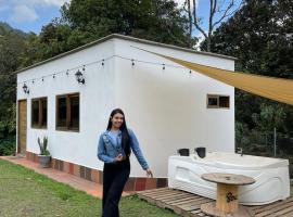 Nativo House, lomamökki kohteessa Guarne