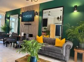 McGraths Hotel & Public Bar